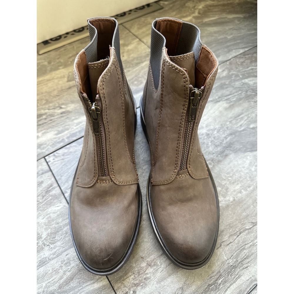 Cobb Hill Women's 6.5 M Winter Center Zip Boots Taupe Leather Lug Sole NIB